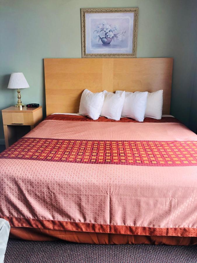 Perth Plaza Inn & Suites Zewnętrze zdjęcie