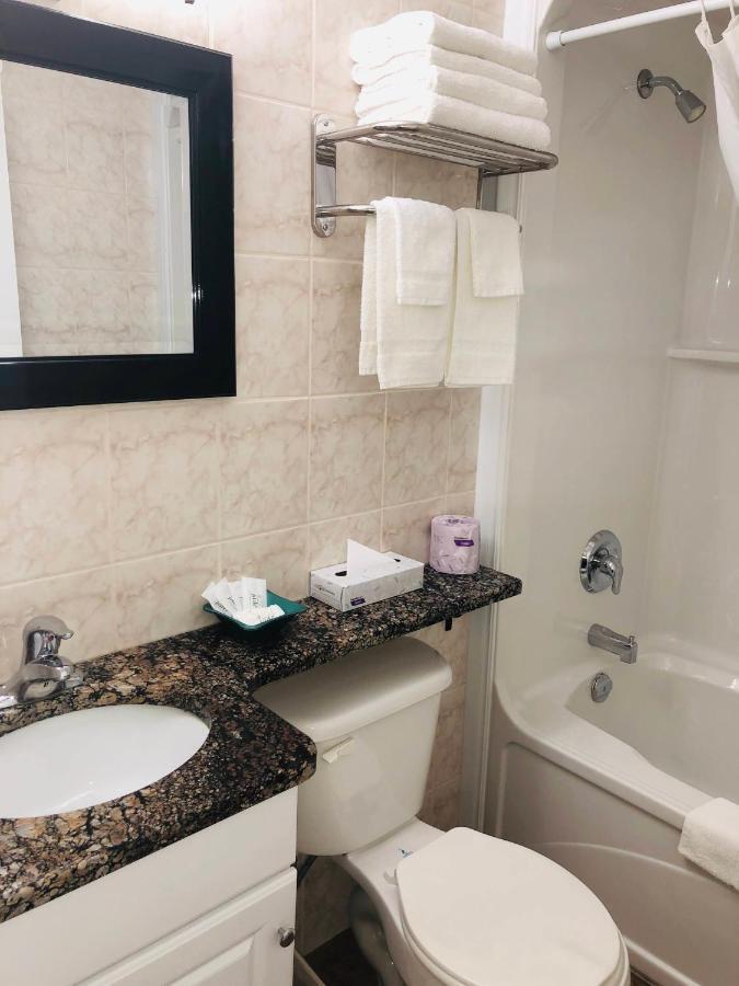 Perth Plaza Inn & Suites Zewnętrze zdjęcie