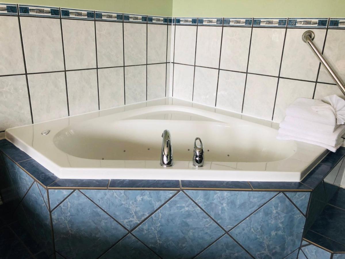 Perth Plaza Inn & Suites Zewnętrze zdjęcie