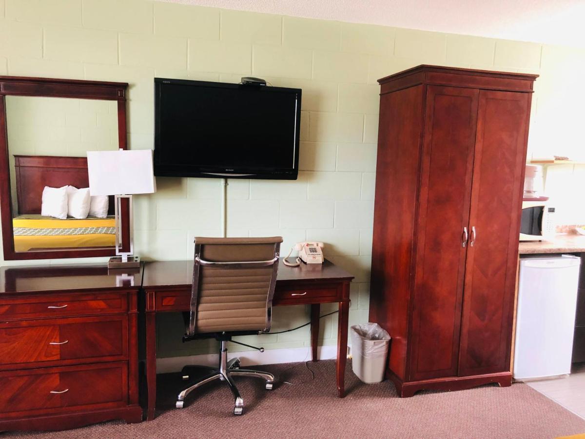 Perth Plaza Inn & Suites Zewnętrze zdjęcie