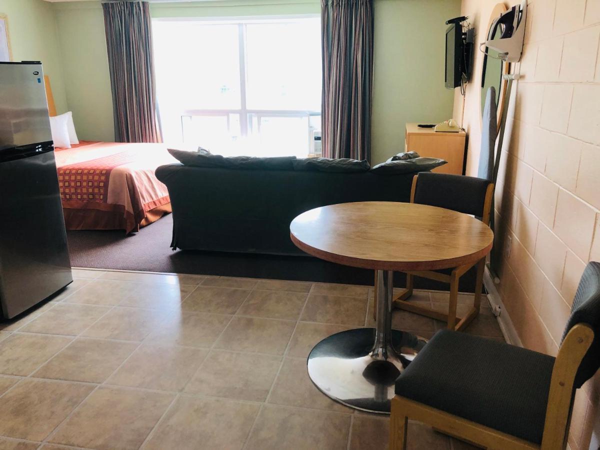 Perth Plaza Inn & Suites Zewnętrze zdjęcie