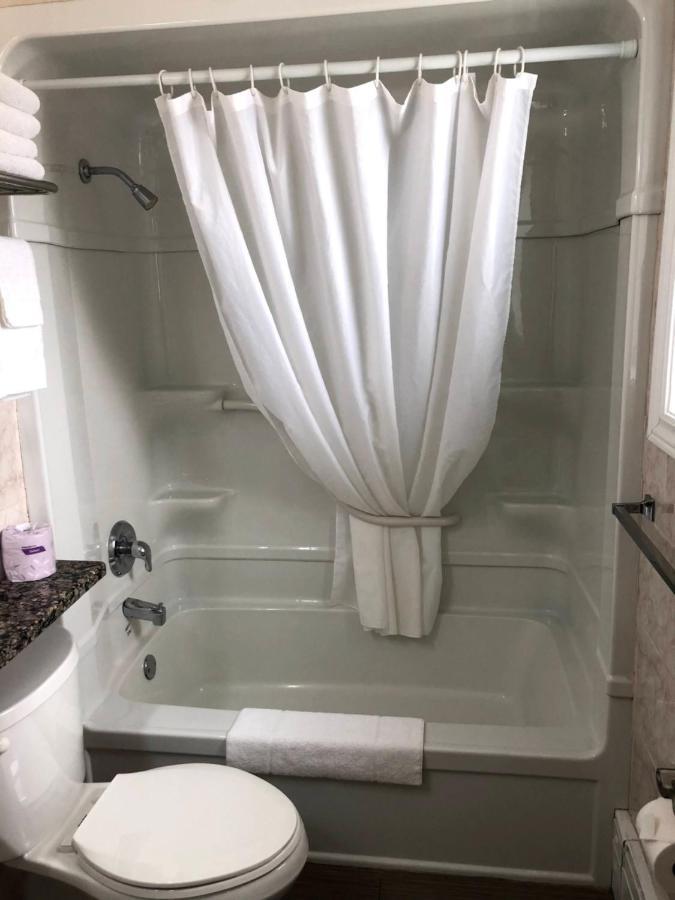 Perth Plaza Inn & Suites Zewnętrze zdjęcie