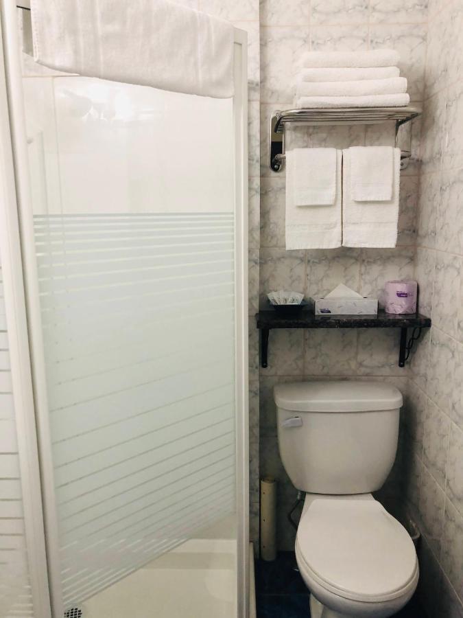 Perth Plaza Inn & Suites Zewnętrze zdjęcie