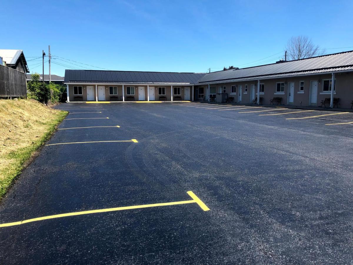 Perth Plaza Inn & Suites Zewnętrze zdjęcie