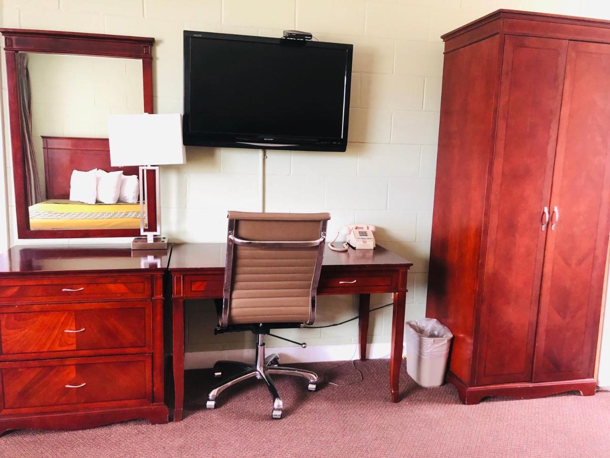 Perth Plaza Inn & Suites Zewnętrze zdjęcie
