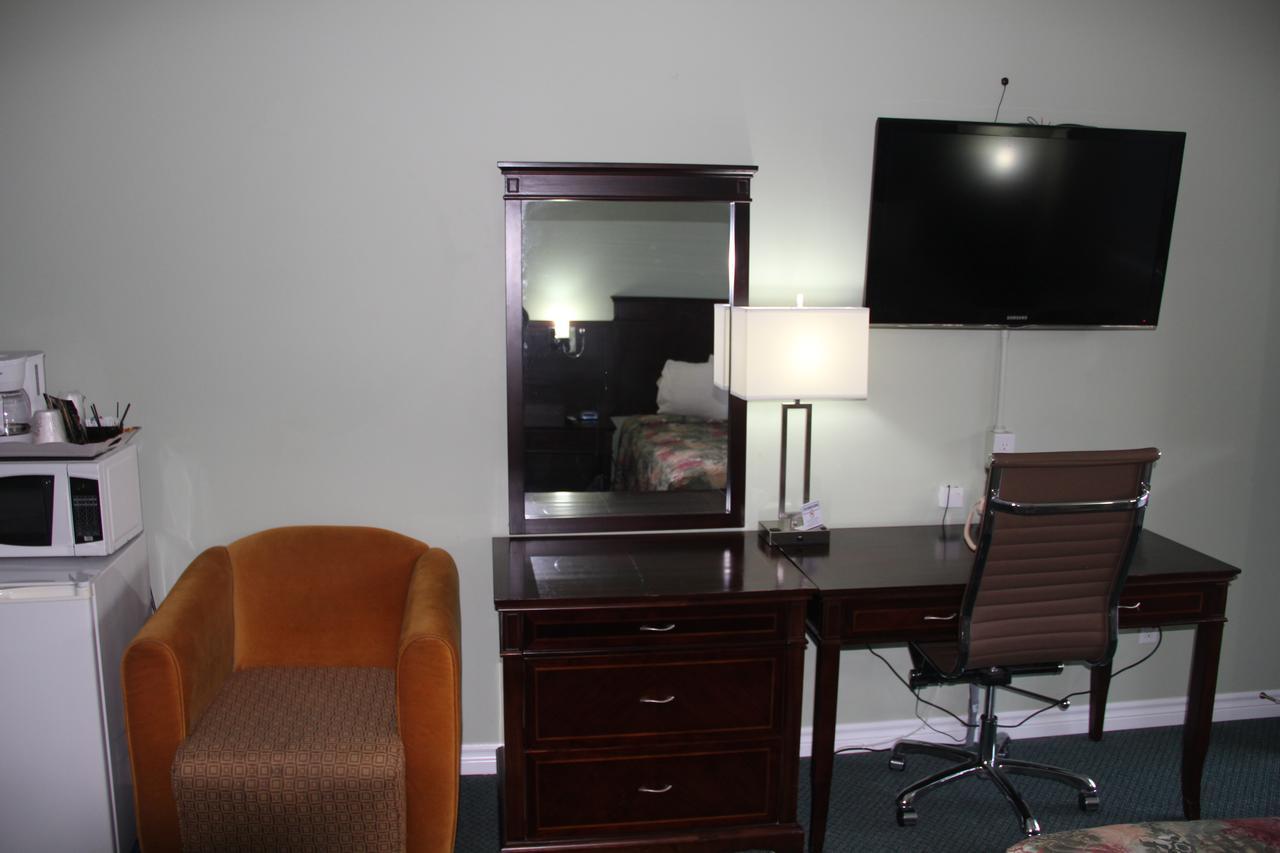 Perth Plaza Inn & Suites Zewnętrze zdjęcie